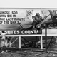 Una valla publicitaria en Oak Ridge, fotografiada durante la Segunda Guerra Mundial, el 21 de enero de 1944